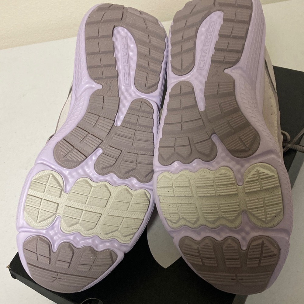 Under Armour Women's Running Shoes Charges Verssert 2, Size 8.5 - Picture 6 of 6